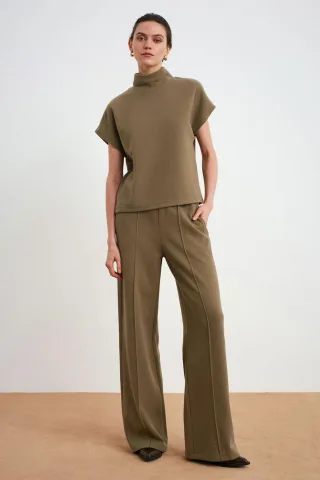 Rippstrick-Halbturtleneck-Bluse