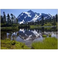 LYSCO Poster XXL Plakat Gebirgssee, Bergsee, Lake, Bergsee umstehende Bäume und mächtiges Gebirge (S-835) (100 x 70 cm DIN B1), Wandbild, Wandposter (Lieferung gerollt)