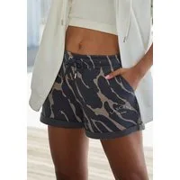 LASCANA Relaxshorts mit seitlichen Taschen und Logostickerei, Loungewear