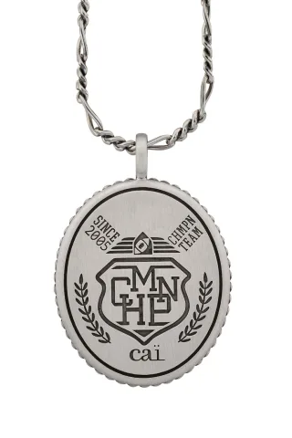 cai Anhänger mit Kette 925/- Silber satiniert oxidiert Champion Wappen