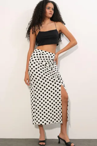 Hochtaillierte Polka Dot Midi-Rock