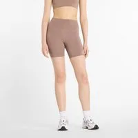 New Balance Laufshorts NB HARMONY HIGH RISE SHORT 6 für Fitness und sportliche Aktivitäten geeignet