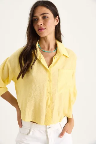 Strukturierte Crop-Bluse mit Knopfverschluss und Tasche