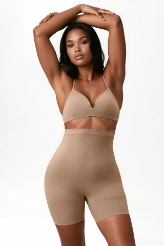 Premium Nahtlose Hochtaillierte Shorts bis zur Mitte des Oberschenkels Shapewear