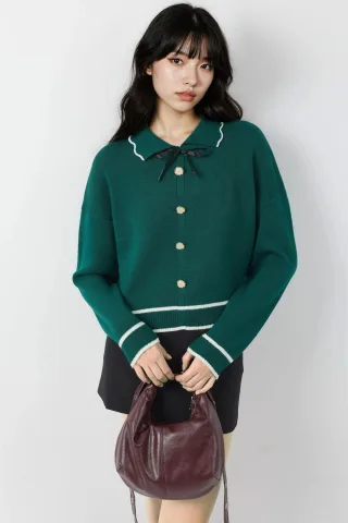 Texturiertes Poloshirt mit Rippendetail