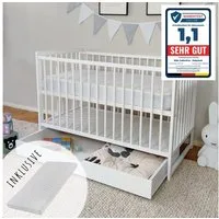 Kids Collective Babybett Babybett Kinderbett Gitterbett 60x120 Set mit Schublade, aus hochwertigem Kiefernholz, viel Stauraum, mit Matratze