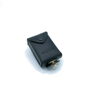 Meldertasche | Swissphone | für BOSS / RES.Q Serie | Leder | schwarz | geschlossen | Tenaxverschluss | Schutzgrad IP54