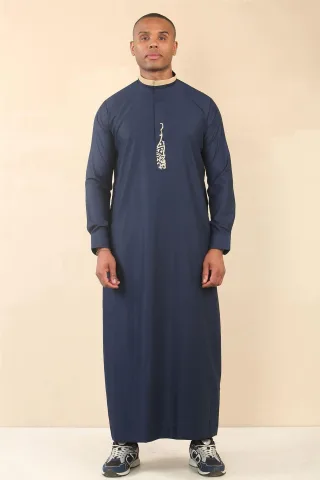 Blauer Herren-Thobe, arabische saudi-arabische emiratische islamische Kleidung, Jubba-Robe