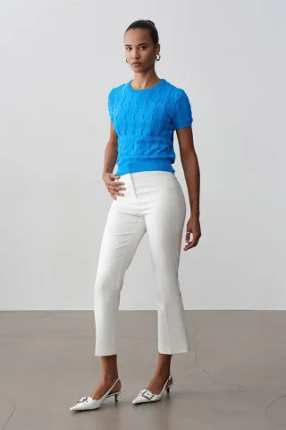 Hochgeschnittene Flared Capri-Hosen