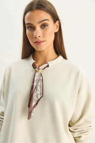Sweatshirt mit Rundhalsausschnitt und Rippstruktur mit Schal-Accessoire-Detail
