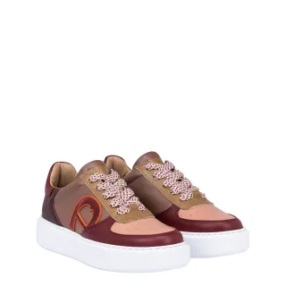 Sally Sneaker