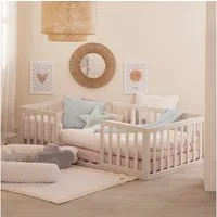 roba® Kinderbett aus stabilem Holz - Montessori Bodenbett 70 x 140 cm - Aus Holz (Spielbett - Inklusive Lattenrost & Rausfallschutz), Bodennahes Schlafkonzept für Kleinkinder - Stone Washed