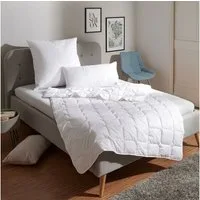 TRAUMSCHLAF Kunstfaserbettdecke Thinsulate leicht, Füllung: 100% Polyester, Bezug: 100% Baumwolle, sehr guter Feuchtigkeitstransport