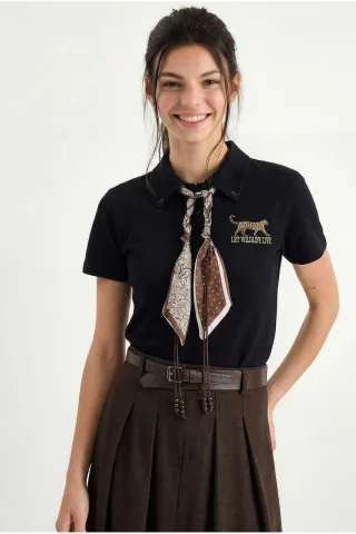 Besticktes Textdruck-Polo-Shirt