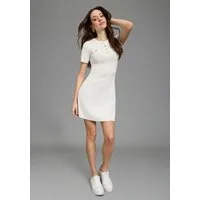 Bruno Banani Strickkleid goldfarbene Zierknöpfen, figurbetonte Passform, moderner Look