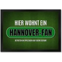 speecheese Fußmatte Hier wohnt ein Hannover Fan Fußmatte mit Rasen Motiv Fußball Stadion