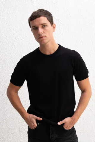 Schwarz