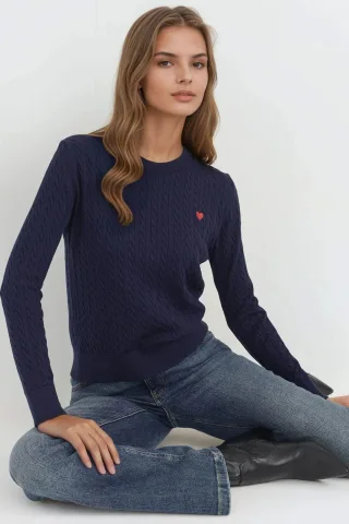 Haarzopf Strickpullover mit Herzdetails