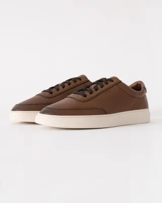 Legere Tennisschuhe in Braun