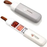 MOPUEA Pillendose Reise-Pillen-Organizer mit 3 Fächern, tragbar, mit Silikon-Tragegurt (Tragbare Pillendose Reise Medikamentenbox 3 Fächer kompakt, Kompakte Reise Medikamenten Aufbewahrung ABS Material robust), Klein robust 3 Fächer sicherer Verschlu