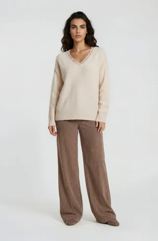 Milano Italy - V neck 1/1 sleeve + lace at neck sand - Gr. - M