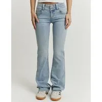 Tally Weijl Bootcut-Jeans SPADECYNTIA Baumwollmischung, Low Waist, mit doppeltem Knopf am breiten Bund
