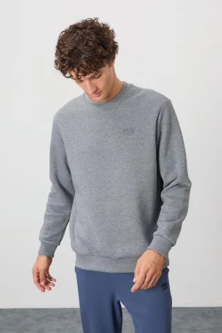 Herren Sweatshirt mit regulärer Passform und Rundhalsausschnitt