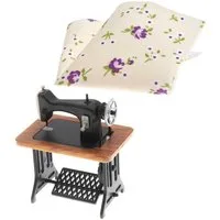 Rico Design Wichtel Miniatur Nähmaschine mit Stoff