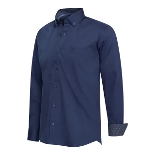 Cappuccino Italia Hemd für Herren. Das Hemd ist aus Baumwolle und Elastan gefertigt und hat eine normale Passform. Auf der Brusttasche ist ein schönes Cappuccino-Logo aufgestickt. Marke: Cappuccino ItaliaModellname: Stretch Shirt AnconaKategorie: Her