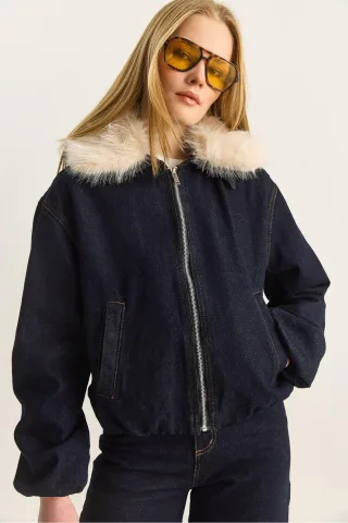 Jeansjacke mit Fake Fur-Details