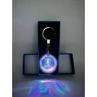 Stelby Schlüsselanhänger mit Gravur Schlüsselanhänger LED Sternzeichen aus Glas mit Farbwechsel (inkl. Geschenkbox), Farbwechsel, transparent, modernes Design