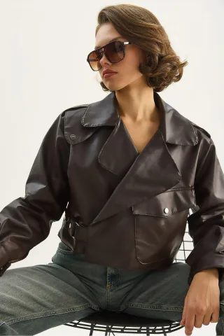Übergröße Kurz-Crop Kunstlederjacke
