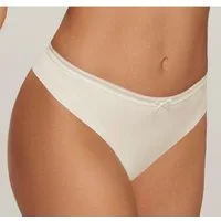 s.Oliver String SEAMLESS mit nahtloser Verarbeitung und hübscher Spitzenborte