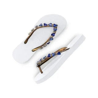 Herzförmiger blauer Flip-Flop weiß