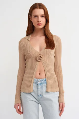 Schlanke Passform Rippstrick-Polo-Bluse