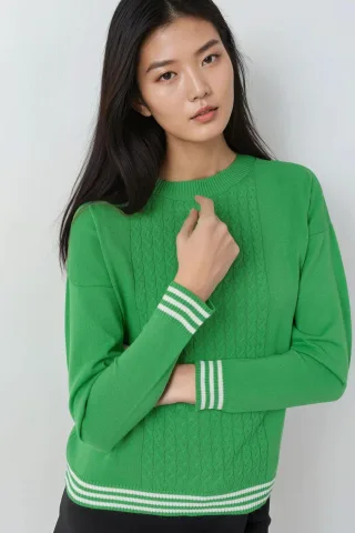 Rundhals-Pullover mit Haarzopf-Muster