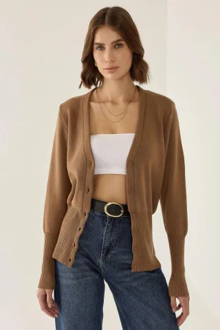 Semi Fit V-Ausschnitt Strickcardigan