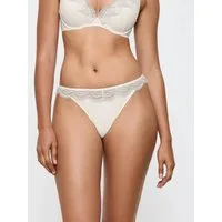 Triumph Slip Comfort Glam String raffinierte Spitze