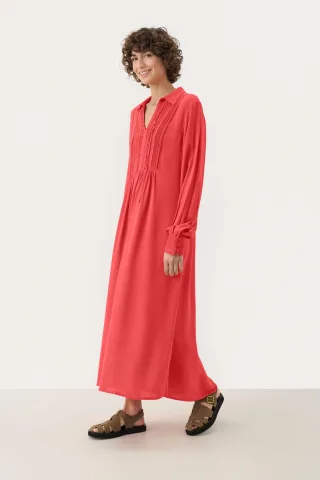 Kleid Relaxed fit Bittersweet red