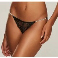 LASCANA Rioslip mit femininen Perlendetails