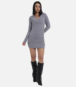 Graues Wickelstrick-Mini-Pullover-Kleid mit Knopfleiste