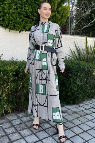 Geometrisch gemustertes Maxikleid mit Gürtel und Mandarin-Kragen