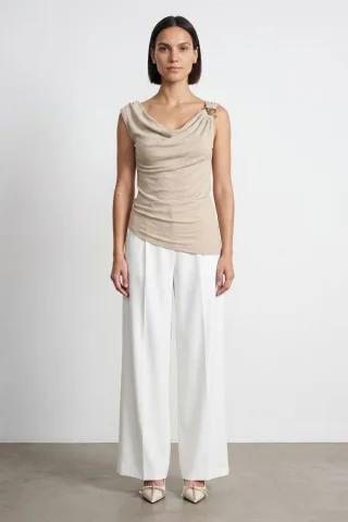 Ärmelloses Oberteil mit Cowl-Neck