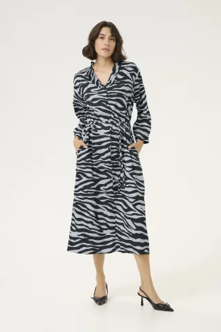 Kleid Regular fit black