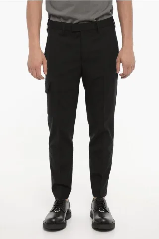 Cargohose mit normaler Taille und schmaler Passform in Schwarz