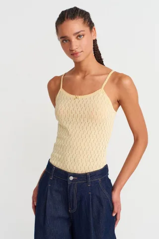 Texturierte Kurz-Cami-Bluse mit Schleifen-Detail