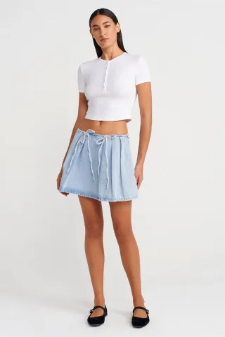 Baumwoll-Denim Mini A-Linien-Rock mit Schleifendetail