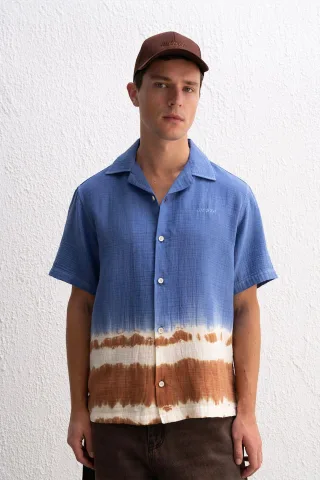 Batik Kurzarm-Hemd mit Knopfleiste