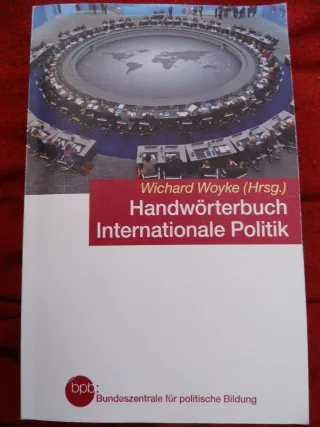 Handwörterbuchbuch internationale Politik