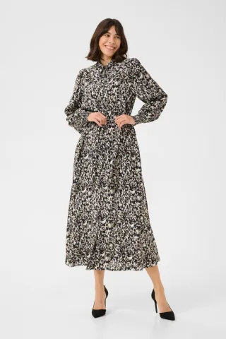 Kleid Regular fit black